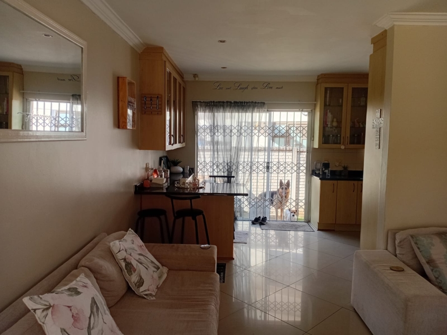 To Let 3 Bedroom Property for Rent in Beacon Bay North Eastern Cape